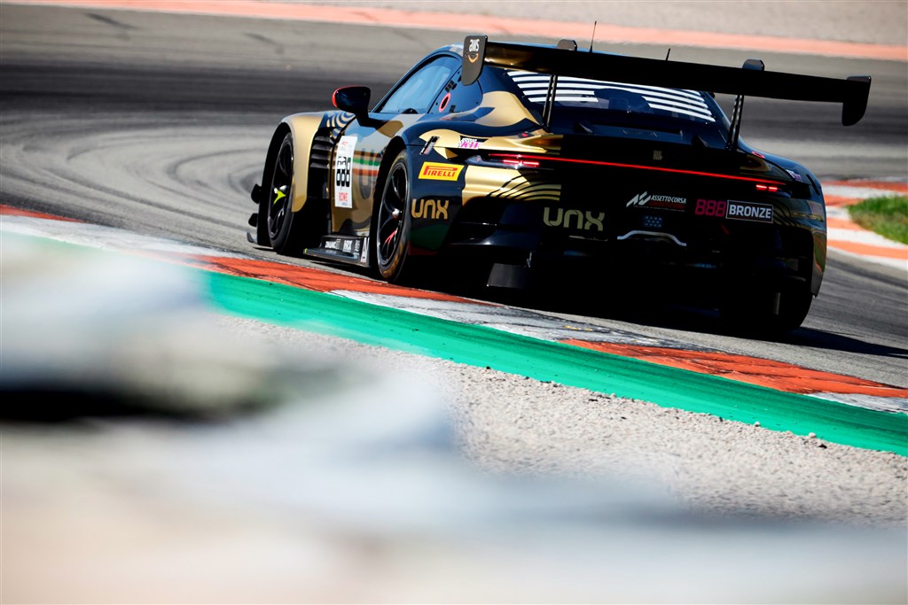 Bastian Buus hasteindkaldt til GT World Challenge-finale.
(Foto: SRO Motorsports Group)